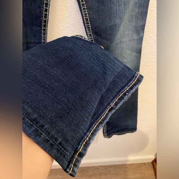 Silver Suki 17” Dark Blue Jeans Distressed faded boot cut W27/L33 - Picture 6 of 9